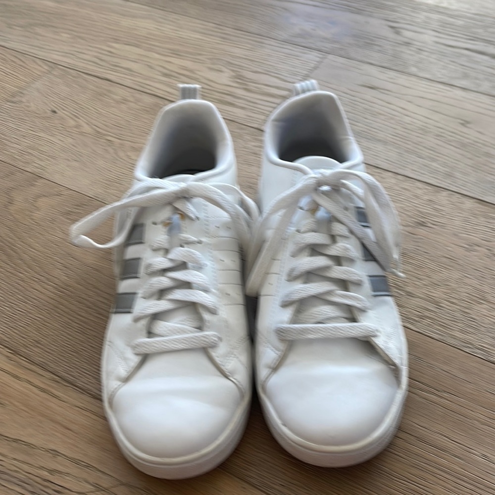 Adidas Sneakers